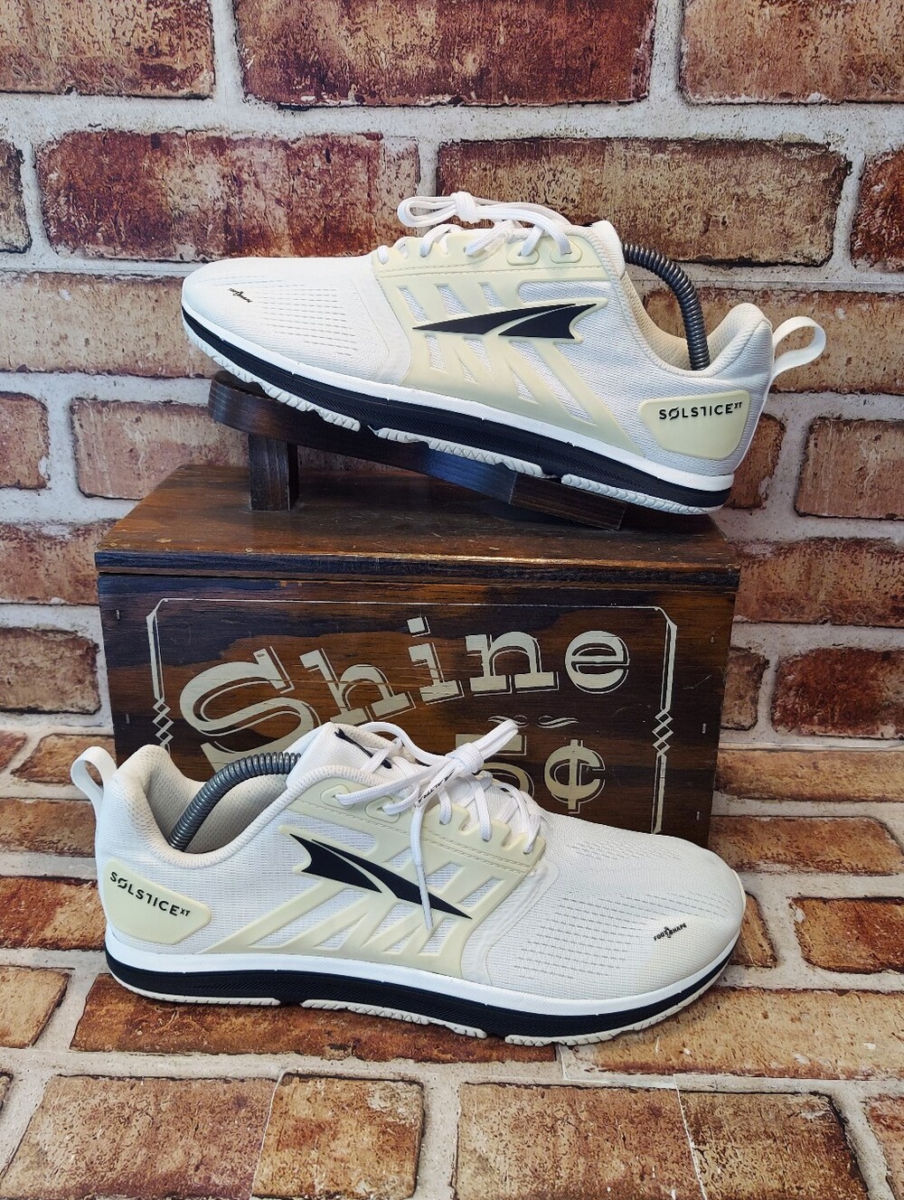 Pre-owned 2019 Altra Solstice Xl